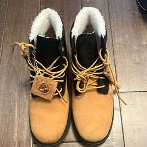 Boys Timberland Size 5